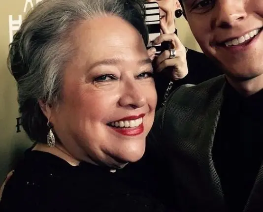 Era una mujer llamada "nueva rica", quien ayud&oacute; a Jack a presentarse de manera formal en la cena de gala.