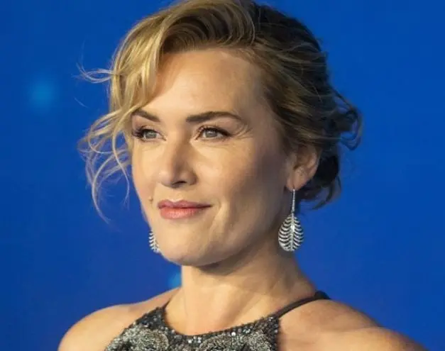 Era una joven que se dirig&iacute;a hacia Am&eacute;rica con el fin de casarse con un hombre a quien no amaba. En el barco se enamora de un joven de clase baja.