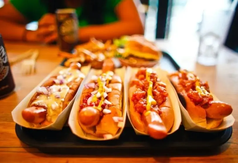 Restaurantes de comida r&aacute;pida: 3,298