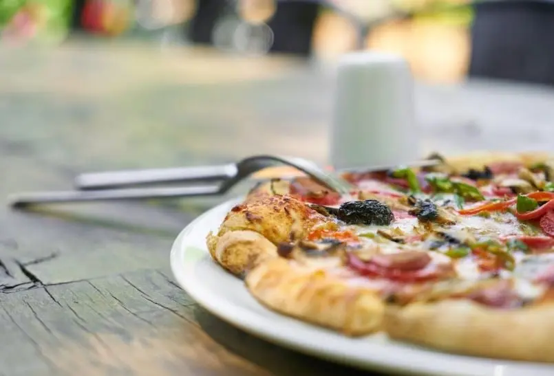 Restaurantes de comida r&aacute;pida: 4,220 