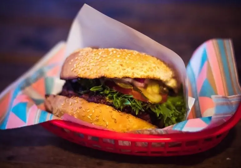 Restaurantes de comida r&aacute;pida: 4,497 