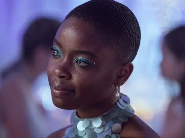 Joy Sunday como Bianca Barclay