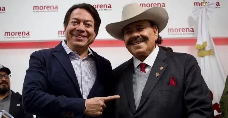 Armando Guadiana ganó la encuesta de Morena en Coahuila. Foto: Twitter (@aguadiana).
