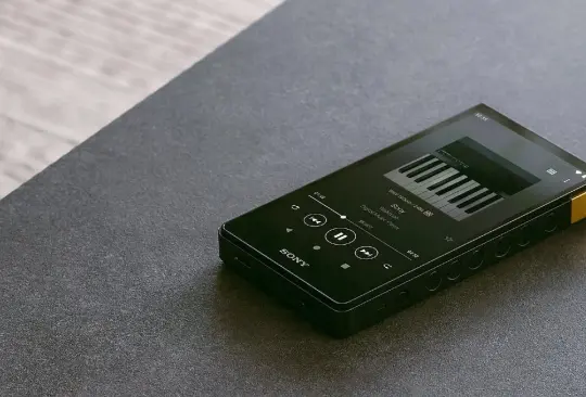 Para los fans del retro y la calidad del sonido, Sony lanzó un Walkman de lujo que cuesta varios miles de pesos: el NW-ZX707. Para los fans del retro y la calidad del sonido, Sony lanzó un Walkman de lujo que cuesta varios miles de pesos: el NW-ZX707.