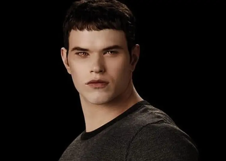 Kellan Lutz | Emmett Cullen