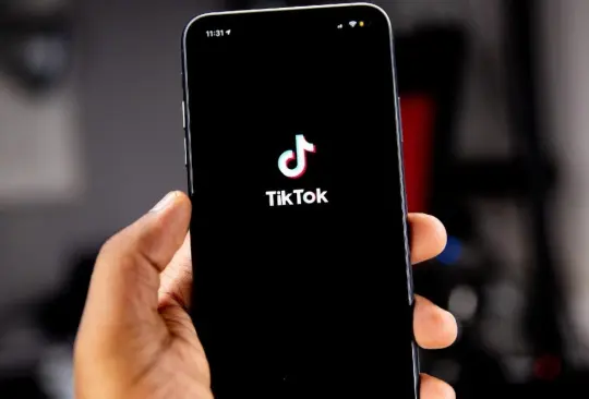 Despiden a empleada por videos de TikTok