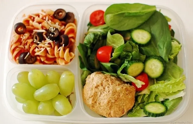 Muchos de los alimentos que se llevan en el lunch son poco saludables 