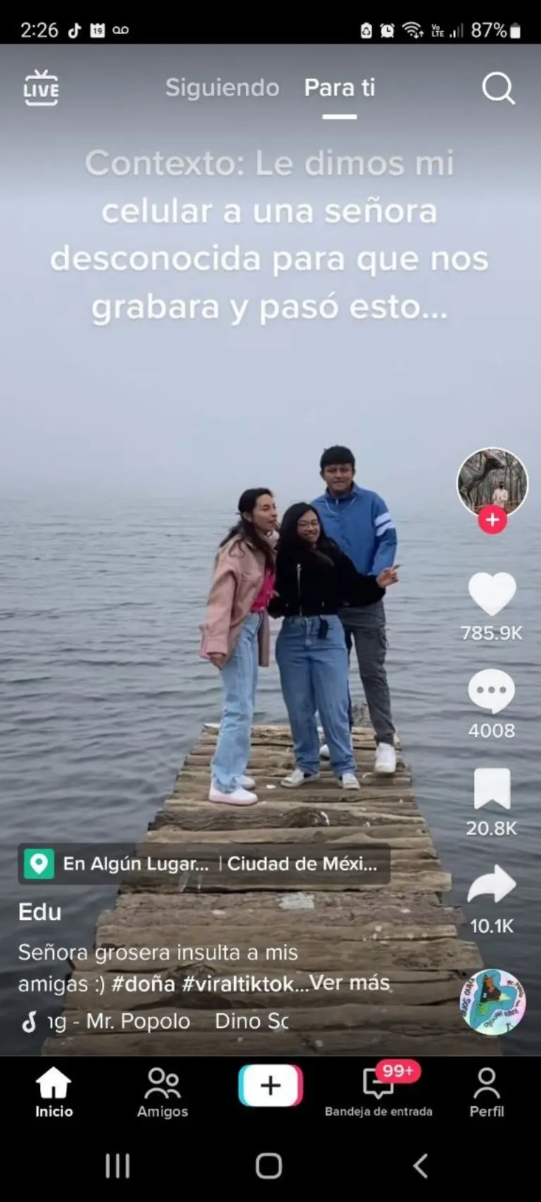 Señora insulta a turistas - Tomada de video