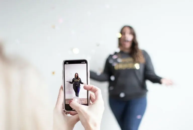 Despiden a empleada por videos de TikTok (Unsplash)