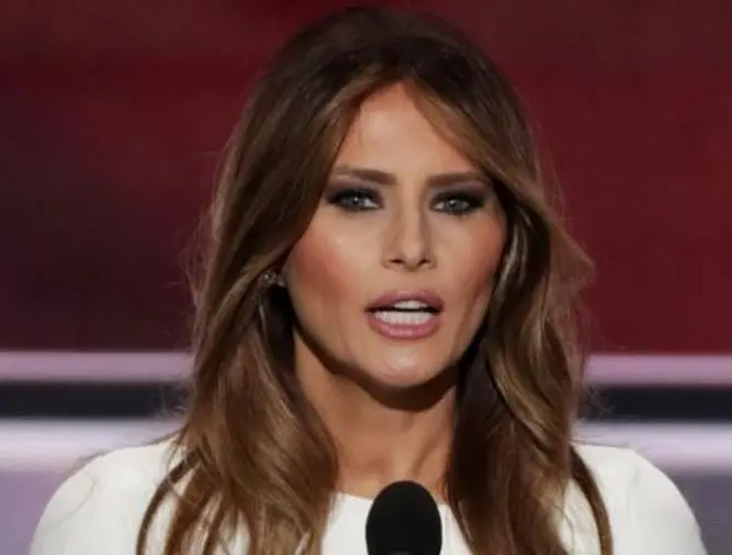 En su charla en la Convención Nacional Republicana de 2016, la esposa de Trump fue acusada de plagiar un discurso pronunciado por Michelle Obama en la Convención Demócrata de 2008, cuando ella era la Primera Dama.