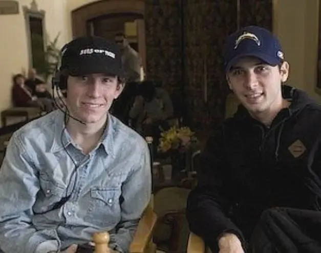 Era el cuarto hijo de Lois y Hal. Tenía talento para la música y buscaba que su hermano menor no padeciera los mismos abusos que él. 