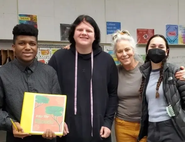 Era una madre estricta en la formación de sus hijos. Trabajaba en un supermercado. Siempre fue muy estricta con Malcolm. 