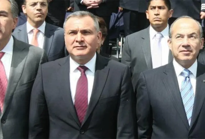 Sergio Villarreal El Grande fue el primer testigo contra Genaro Garcia Luna, afirmó haberlo visto recibir sobornos personalmente de Arturo Beltrán Leyva. Sergio Villarreal El Grande fue el primer testigo contra Genaro Garcia Luna, afirmó haberlo visto recibir sobornos personalmente de Arturo Beltrán Leyva.