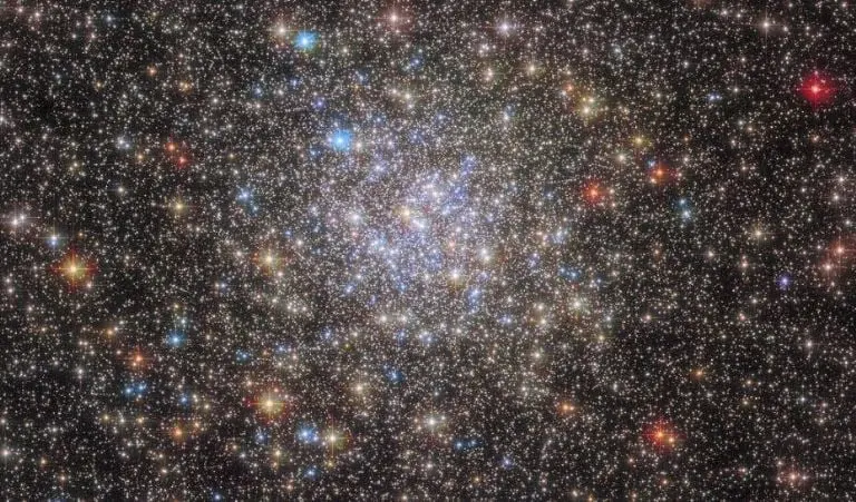 Twitter @NASA