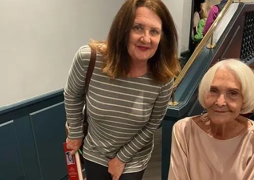 Interpret&oacute; a la abuela Nathalie.