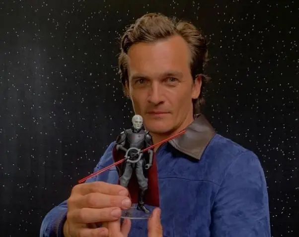 Dio vida al teniente Kurt Kothler.