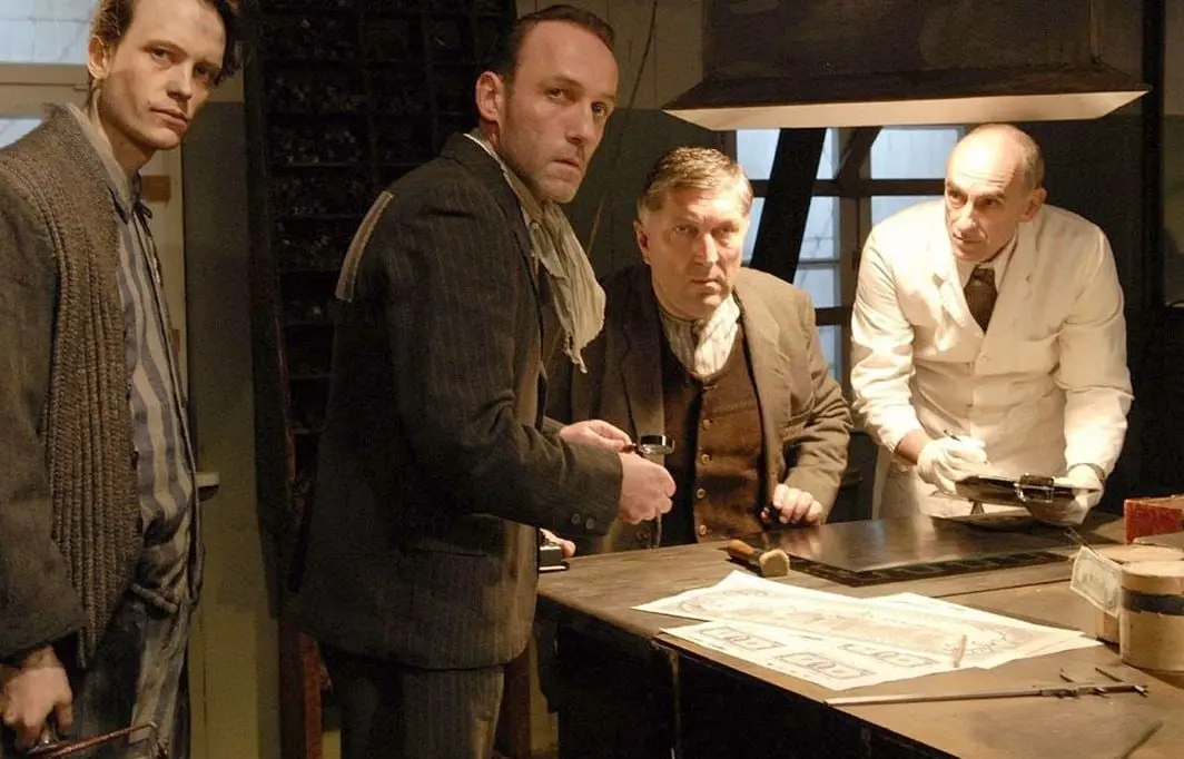 Los falsificadores (2007)