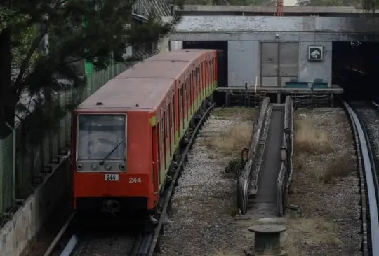 ¿Qué pasó con la mujer detenida por arrojar objetos a vías del Metro? ¿Qué pasó con la mujer detenida por arrojar objetos a vías del Metro?