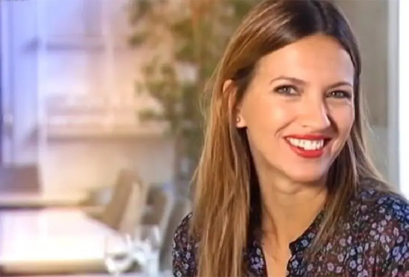 Una conductora empez&oacute; el programa saludando a todas y todos, pero no a todes, argumentando que la palabra no est&aacute; dentro de la RAE.