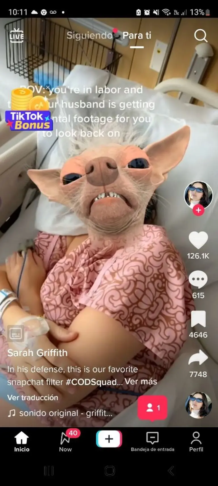 Hombre graba a su esposa con filtro de perro - Tomada de video