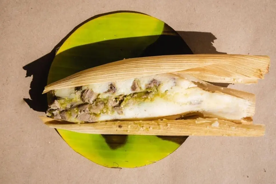 Venden tamales de cochinita, de acelgas con reques&oacute;n, de ar&aacute;ndanos y el famoso tamal veracruzano de cazuela, que se hace en cazuela y est&aacute; relleno de pollo y mole de Xico. Direcci&oacute;n: Av. Miguel &Aacute;ngel de Quevedo 687, Col. San Francisco.