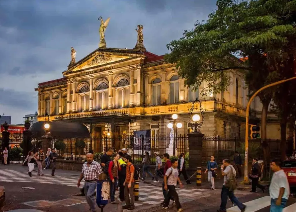  1. Costa Rica | Salario m&iacute;nimo: 603 d&oacute;lares