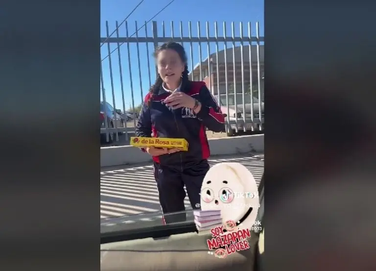 Papá pone a hija a vender mazapanes por no estudiar (TikTok)