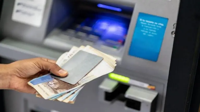 Los tarjetahabientes de estos seis bancos podrán hacer sus operaciones gratis Créditos: Especial