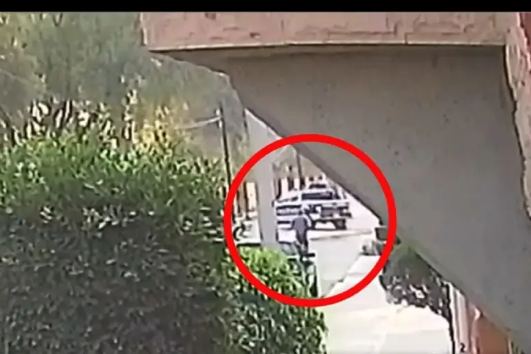 Ladrón huye con ayuda de policías - Tomada de video