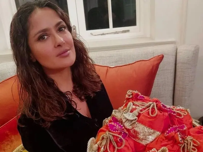 Salma Hayek responde a cr&iacute;ticas por decirle mu&ntilde;eco al Ni&ntilde;o Dios de la rosca