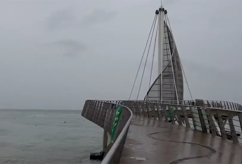 El hurac&aacute;n Lidia peg&oacute; con fuerza en Puerto Vallarta