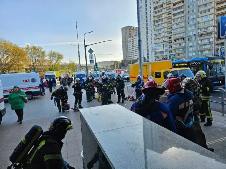 Chocan dos trenes en el Metro de Moscú, en Rusia, hay al menos cinco heridos. Foto: Especial