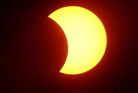 Se cree que la aparición de los  eclipses tiene efectos negativos en las personas y desastres naturales. 