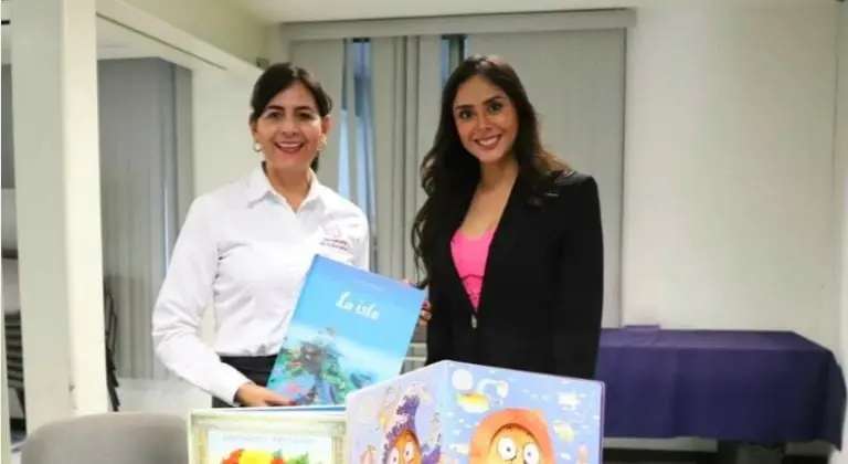 VIRAL: Atractiva maestra de primaria es premiada por videos en redes Créditos: RS