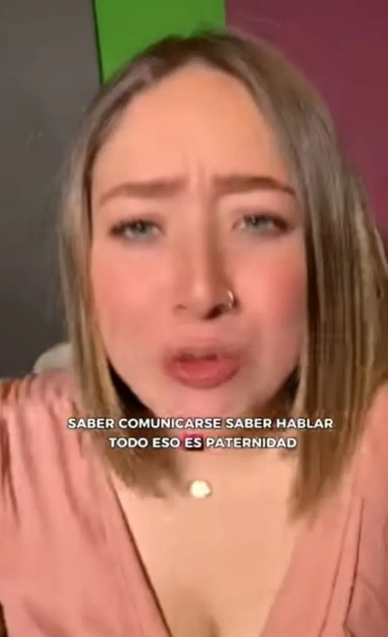 Mujer exige dejar de romantizar a los hombres por cuidar de sus hijos - Tomada de video