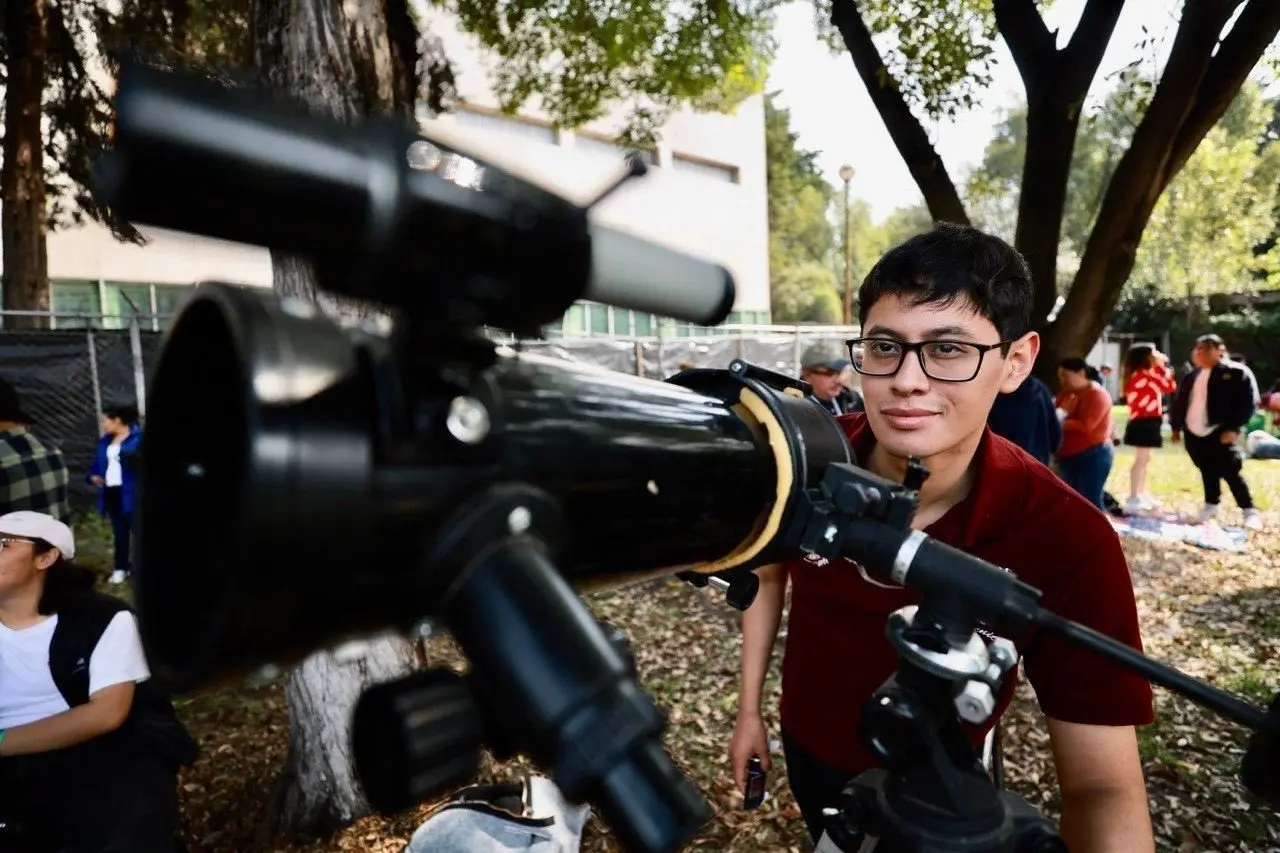 Expertos del  Instituto Politécnico Nacional monitorean las posibles alteraciones de la ionosfera durante el eclipse solar anular. 