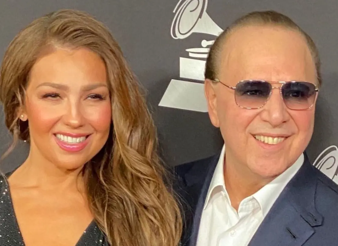 Thal&iacute;a y Tommy Motola