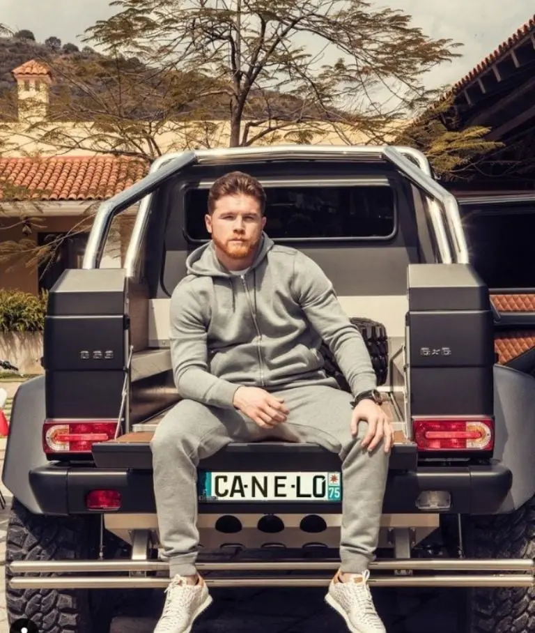 Canelo Álvarez en la revista Toys For Boys (Instagram)