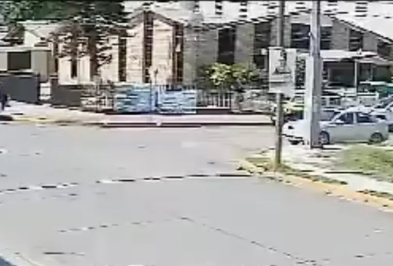 VIDEO: Así se derrumbó el techo de Iglesia Santa Cruz en Ciudad Madero, Tamaulipas. VIDEO: Así se derrumbó el techo de Iglesia Santa Cruz en Ciudad Madero, Tamaulipas.