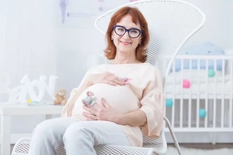 Ser madre a los 45 años: ¿En qué consiste la nueva tendencia y cuáles son las ventajas y desventajas? Créditos: RS
