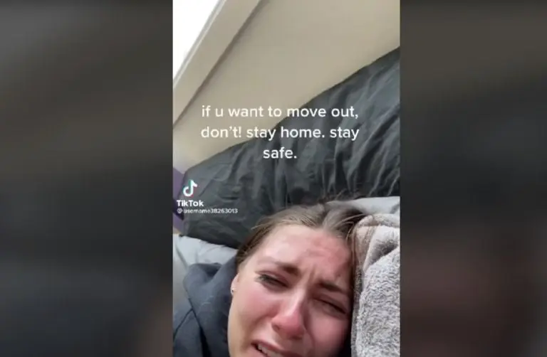 Joven llora porque su sueldo no le alcanza (TikTok)