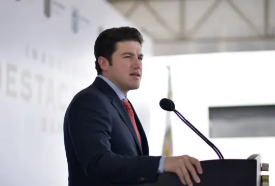 Samuel García reaccionó a la renuncia presumiendo los logros que ha conseguido en Nuevo León y revelando cuál fue su razón para bajarse de la contienda por la presidencia del 2024. Samuel García reaccionó a la renuncia presumiendo los logros que ha conseguido en Nuevo León y revelando cuál fue su razón para bajarse de la contienda por la presidencia del 2024.
