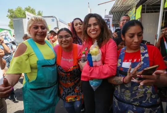 Los mercados y los tianguis son parte de las tradiciones que fortalecen la comunidad. 