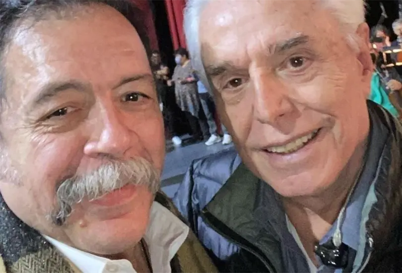 El Cuervo junto a su amigo Enrique Guzm&aacute;n. 