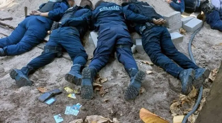 AMLO lamenta asesinato de 13 policías en Coyuca, Guerrero, explica lo que ocurrió. Foto: Especial