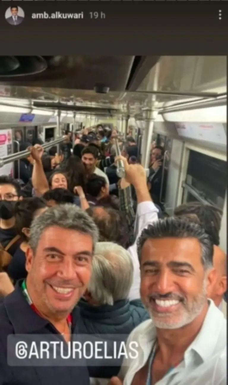 El día que Arturo Elías Ayub y Johanna Slim eligieron el metro para llegar al Gran Premio de México Créditos: Captura de pantalla