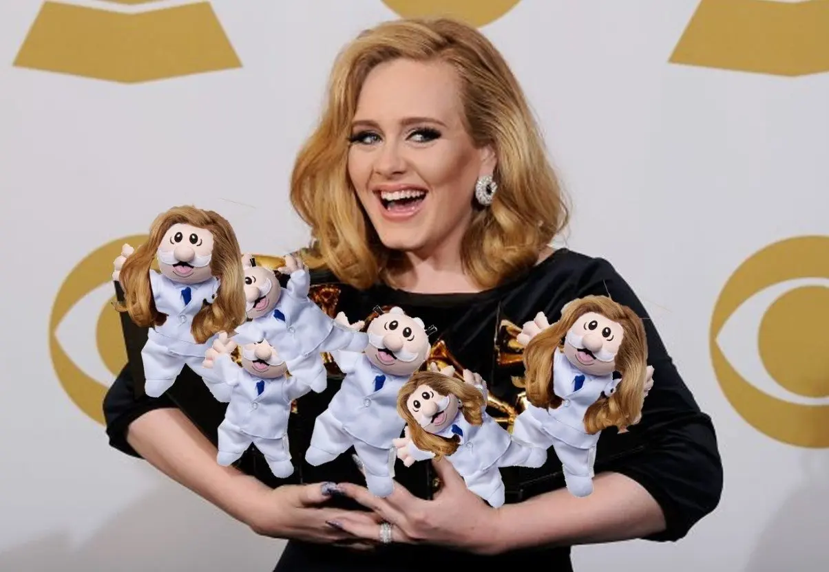 Aunque nació como la imagen de Farmacias Similares, en los últimos meses el Dr. Simi se ha convertido en uno de los personajes más queridos y representativos de México.