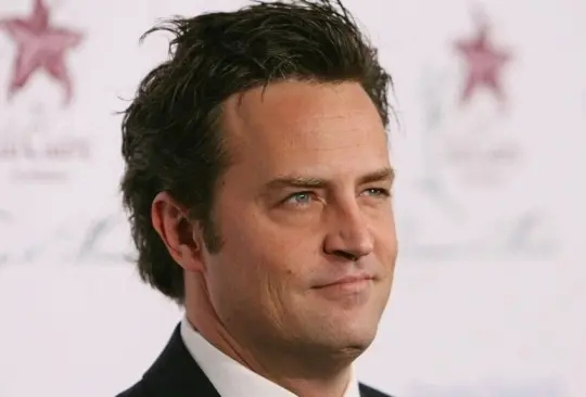 Muere Matthew Perry, estrella de Friends, a los 54 años. 