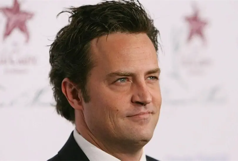 Muere Matthew Perry, estrella de Friends, a los 54 años. Muere Matthew Perry, estrella de Friends, a los 54 años.
