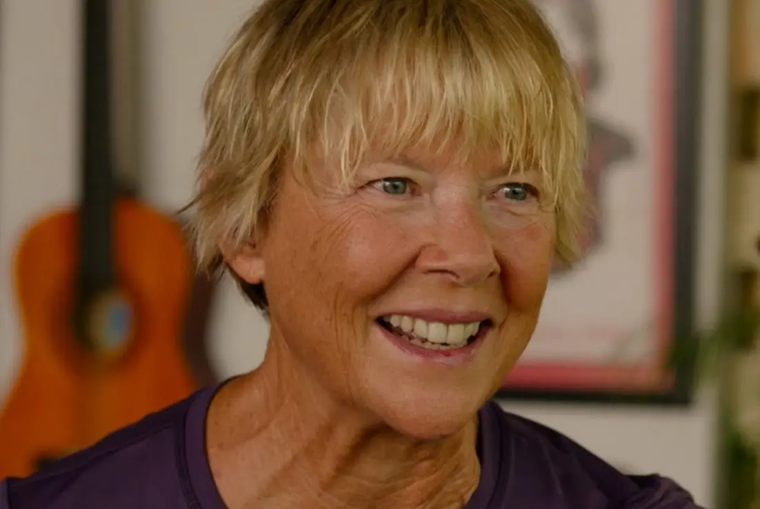 Nyad (3 de noviembre). Diana Nyad se propone cumplir a los 60 años un sueño casi imposible: completar un trayecto de 177 km a nado en mar abierto desde Cuba hasta la Florida.